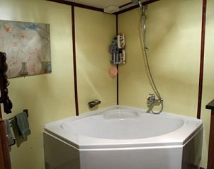 Verblijf 240101 - Boot Friese elfsteden - motorschip Elisabeth