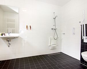 Guest house 454079 - Bungalow Noordzeekust - Beach Resort Ooghduyne | 6-persoons villa - Extra toegankeli