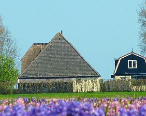 Guest house 454106 - Holiday property Noordzeekust - 100 jaar oude stolpboerderij