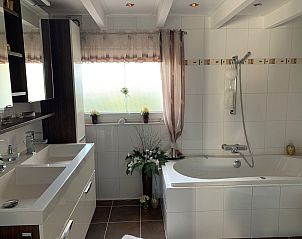 Guest house 460142 - Holiday property IJsselmeerkust - Vakantiehuis direkt am See