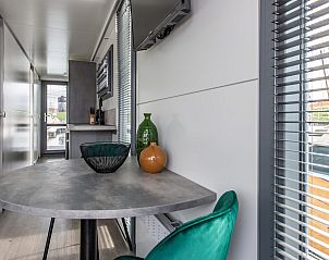 Guest house 590389 - Bungalow Noord-Beveland - Waterlodge Blue Island | Marina Kamperland