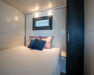 Guest house 590389 - Bungalow Noord-Beveland - Waterlodge Blue Island | Marina Kamperland