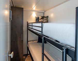 Guest house 590389 - Bungalow Noord-Beveland - Waterlodge Blue Island | Marina Kamperland