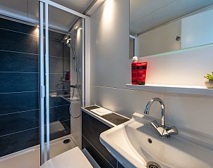 Guest house 590389 - Bungalow Noord-Beveland - Waterlodge Blue Island | Marina Kamperland