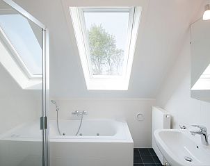 Guest house 610285 - Holiday property Tholen - Vakantiehuis Oesterdam Resort