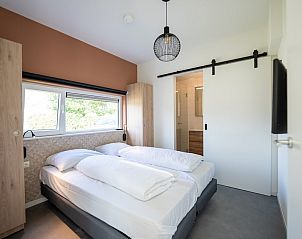 Guest house 630144 - Holiday property Zeeuws-Vlaanderen - Watervilla Luxe 6 Wellness